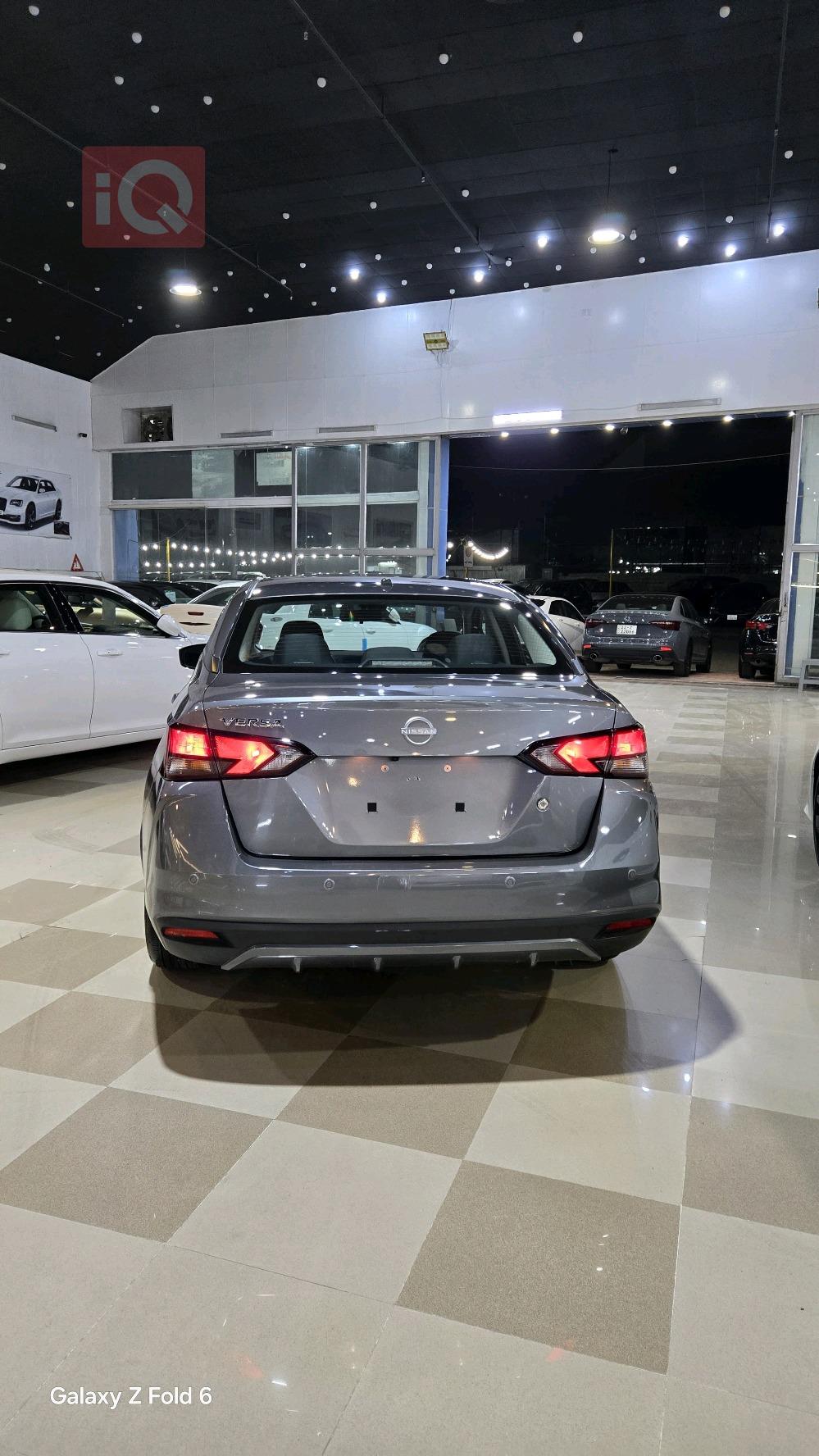 نيسان فيرسا